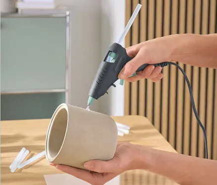 Tchibo Tutkal Tabancası 25W + 10 Silikon Çubuk