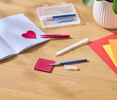 Tchibo DIY El İşi Kutusu - Maket Bıçağı, Kesim Matı, Cımbız Seti